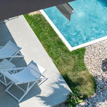 Апартаменты Emerald Island Residential Complex