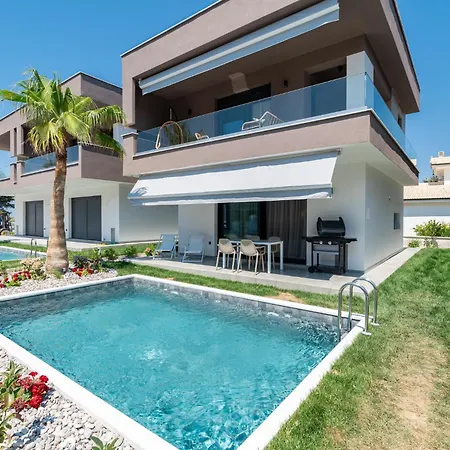 Апартаменты Emerald Island Residential Complex *