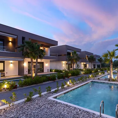 Апартамент Emerald Island Residential Complex